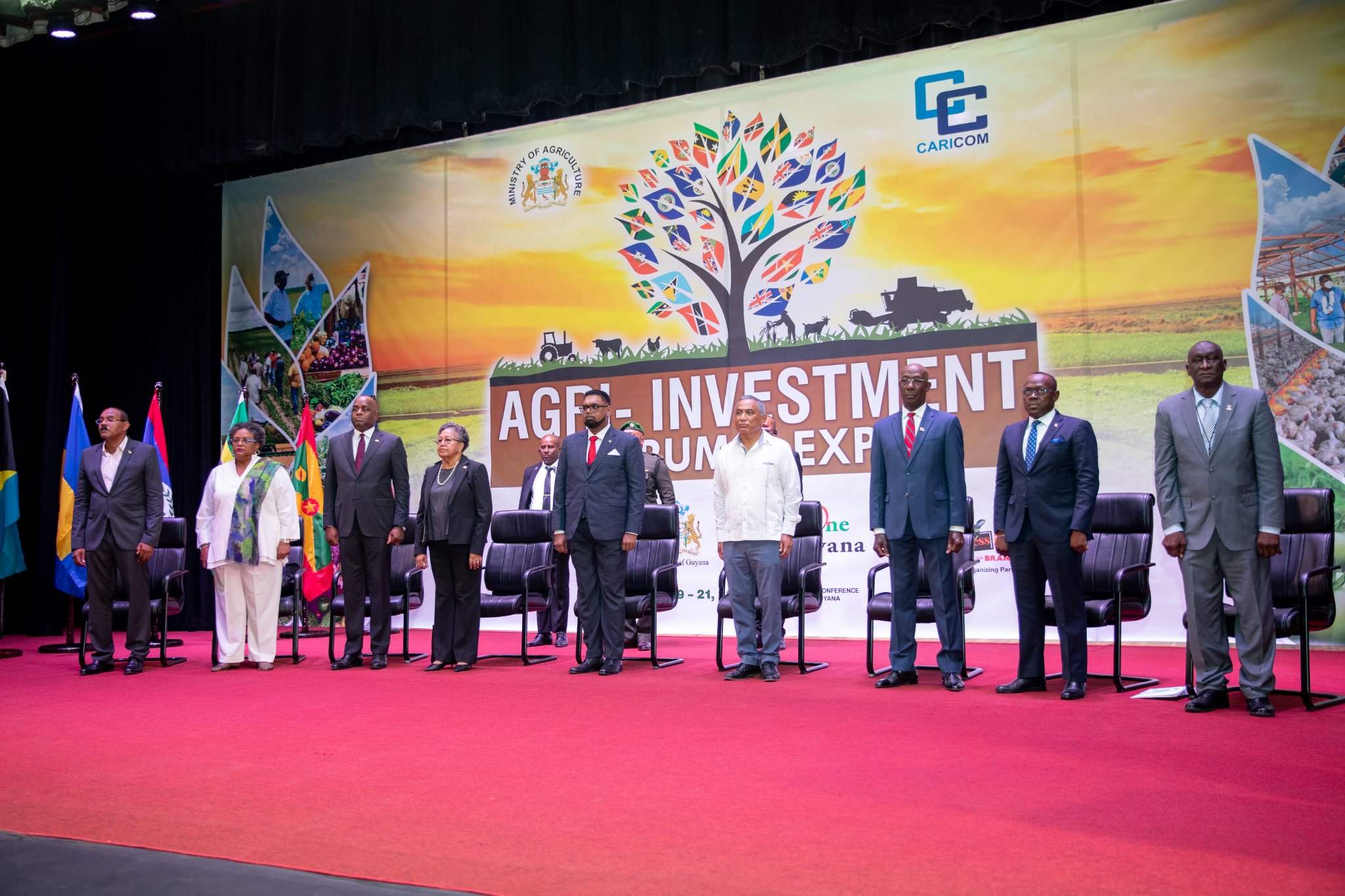 Agri-Investment-forum-Heads-and-SG-on-stage-DPI