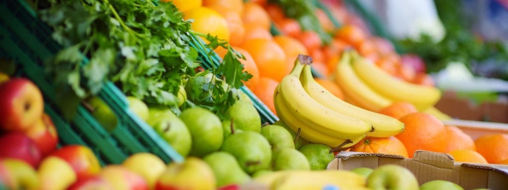 Fruits-and-veggies-supermarket-shelf-1024x384-1