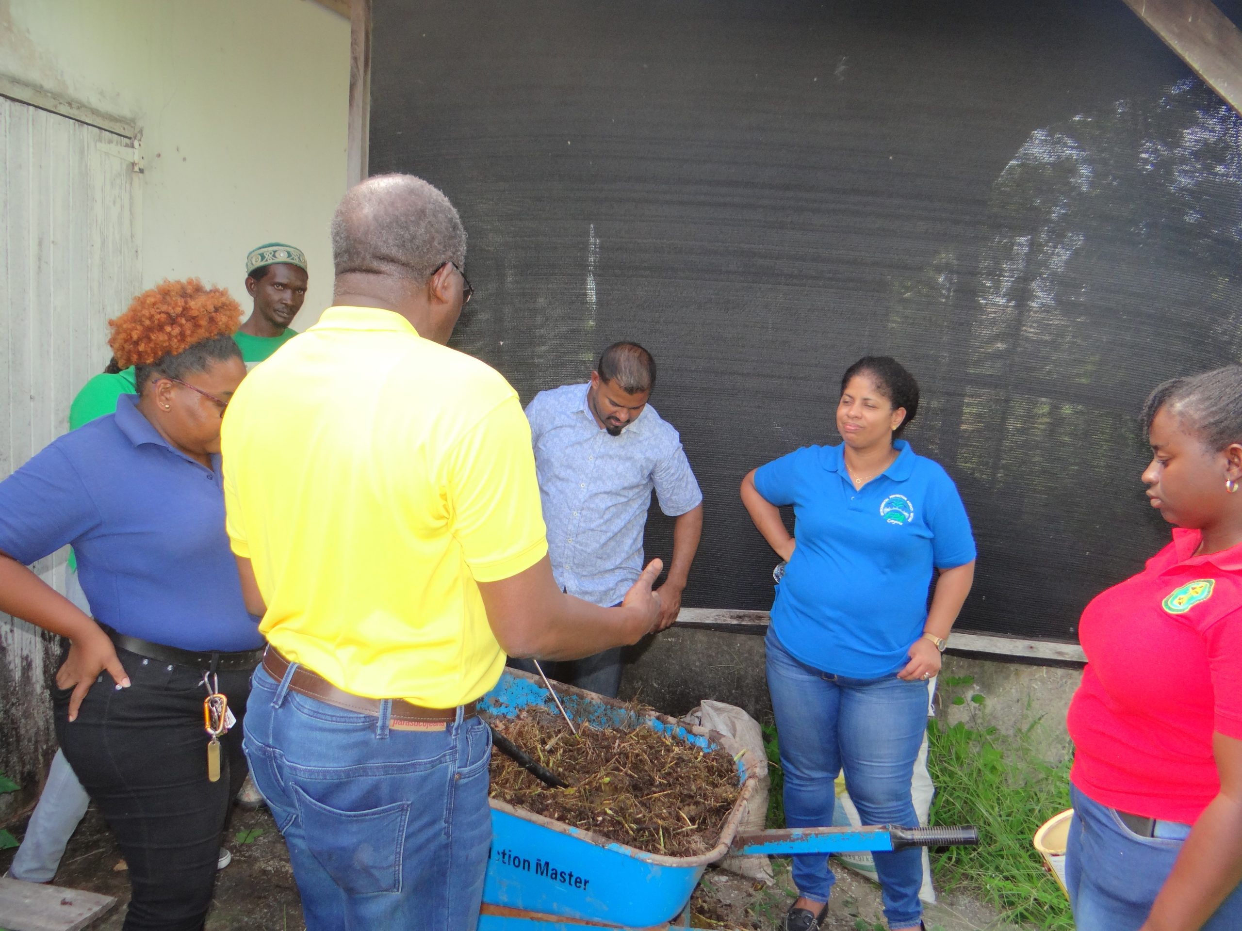 IICA-workshop-on-composting