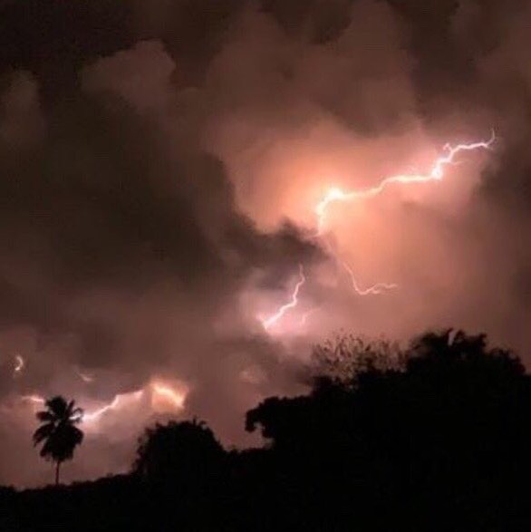 La-Soufriere-tuesday-night