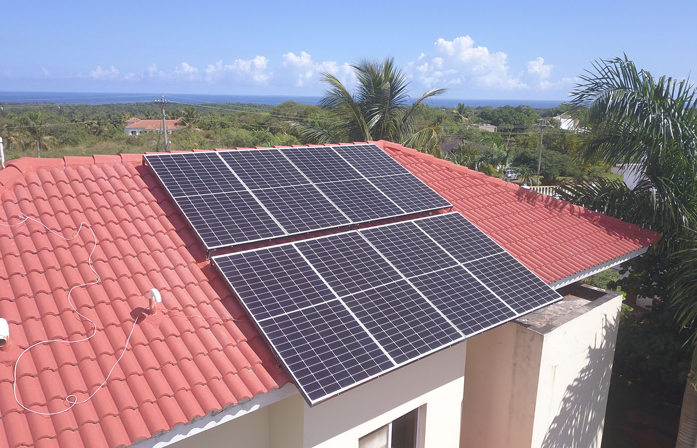 Monocrystalline,Solar,Panels,445w,Installed,On,Roof,Closeup,Renewable,Energy
