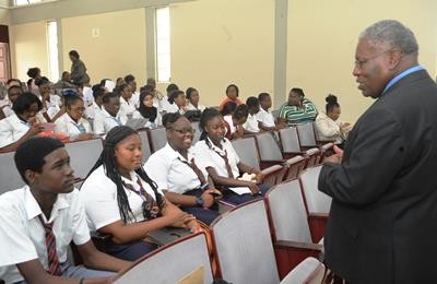 Barbados&rsquo; Ambassador to CARICOM, Robert &lsquo;Bobby&rsquo; Morris chatting with students at today's CARICOM seminar. (A.Miller/BGIS)
