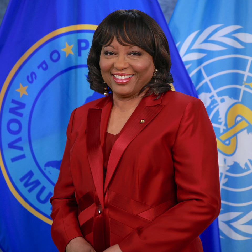 Dr Carissa Etienne