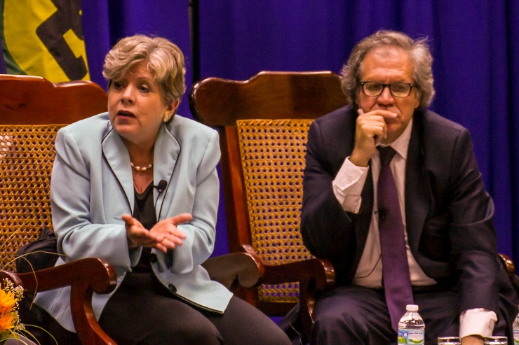 ECLAC Executive Secretary Alicia B&aacute;rcena addressing the meeting. At her left is Secretary General of the Organisation of American States, Luis Almagro Lemes.