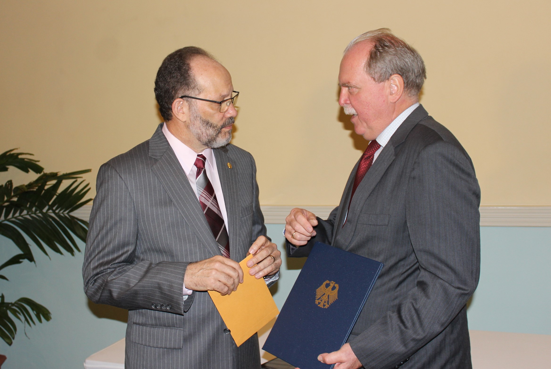 CARICOM Secretary-General (l) and Germany's Ambassador to CARICOM