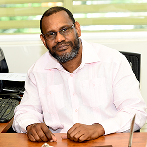Dr Donald T. Simeon