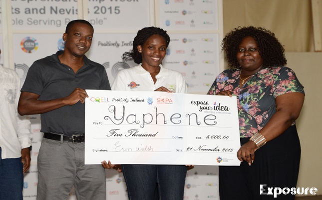 Anastasia Elliott (centre) gets her entrepreneurship award