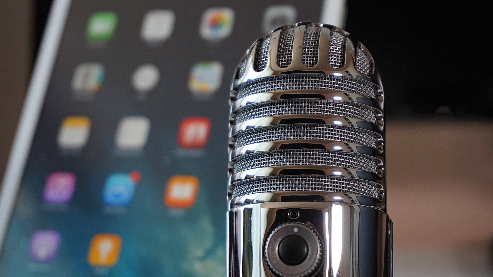 microphone-2469295_1920