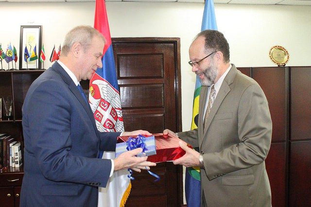 An exchange of gifts at the accreditation ceremony