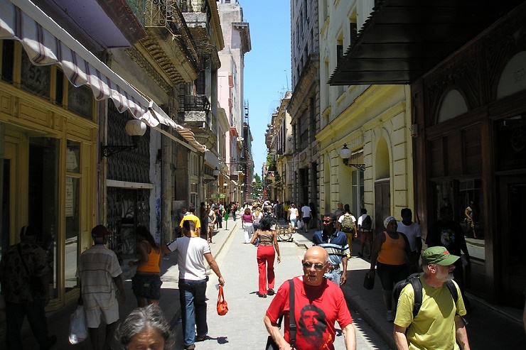 Tourists (Photo credit Caribbean 360)