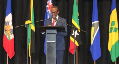 PM-Pierre-presenting